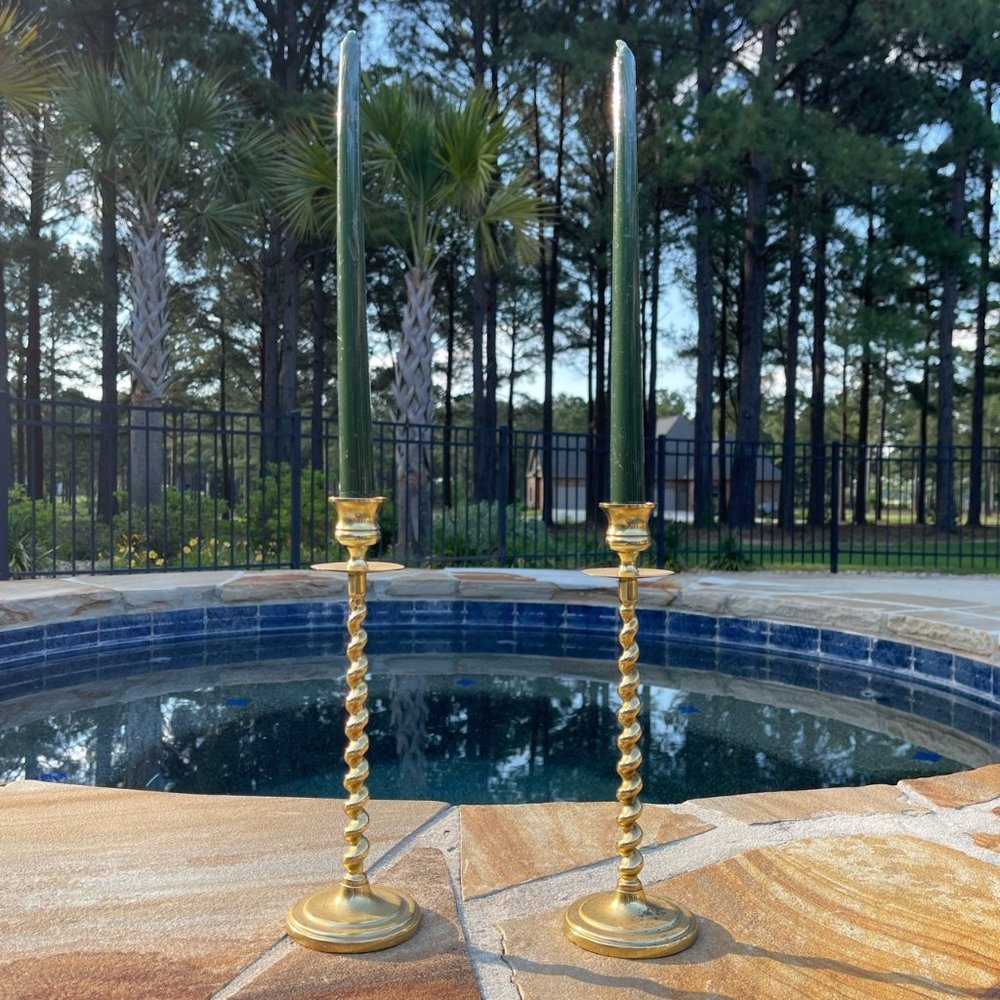 VINTAGE SWIRLY CANDLE HOLDERS W/ GREEN CANDLES